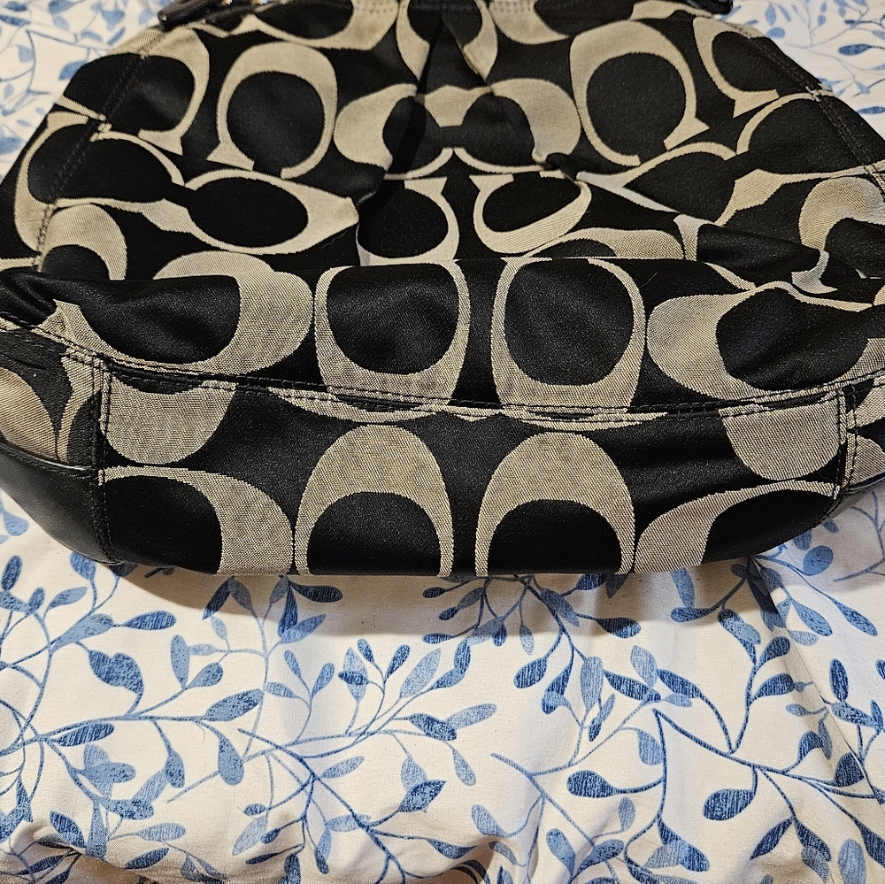 EUC COACH Shoulder Bag - Picture 4 of 11